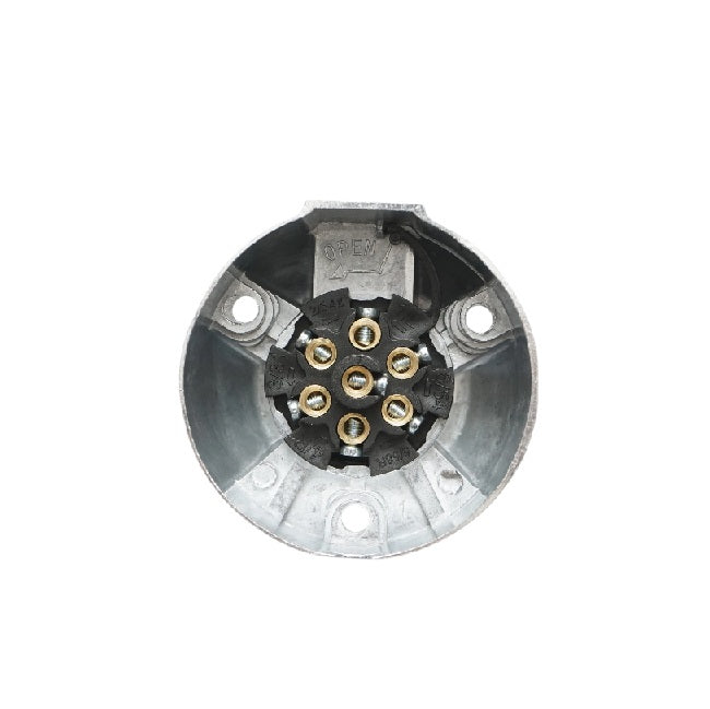 Detaliu priză metal 7 pini pentru iluminare remorcă, construcție durabilă profesională